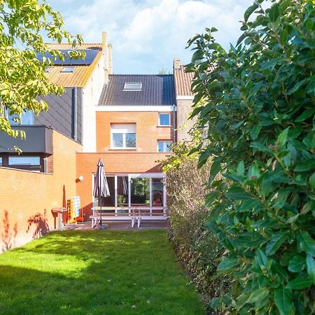 Spacious Holiday Home With Garden Nieuwpoort Εξωτερικό φωτογραφία
