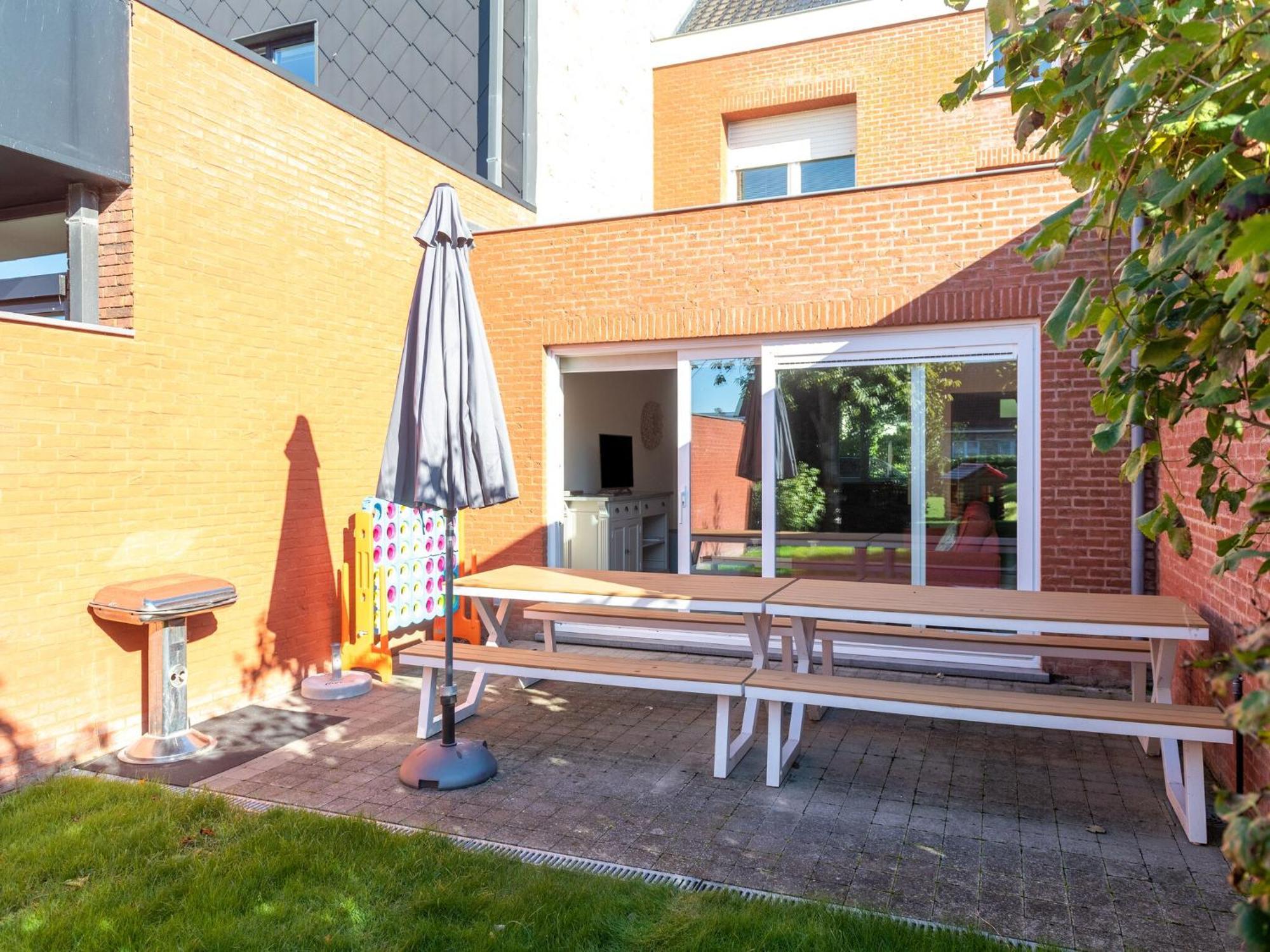 Spacious Holiday Home With Garden Nieuwpoort Εξωτερικό φωτογραφία