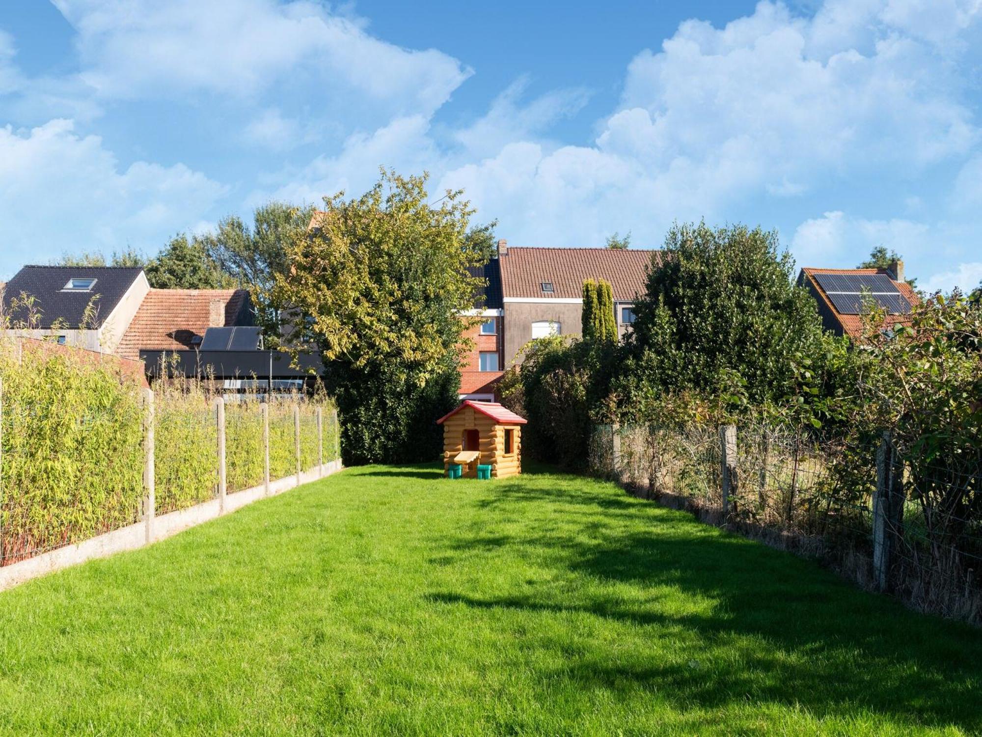 Spacious Holiday Home With Garden Nieuwpoort Εξωτερικό φωτογραφία