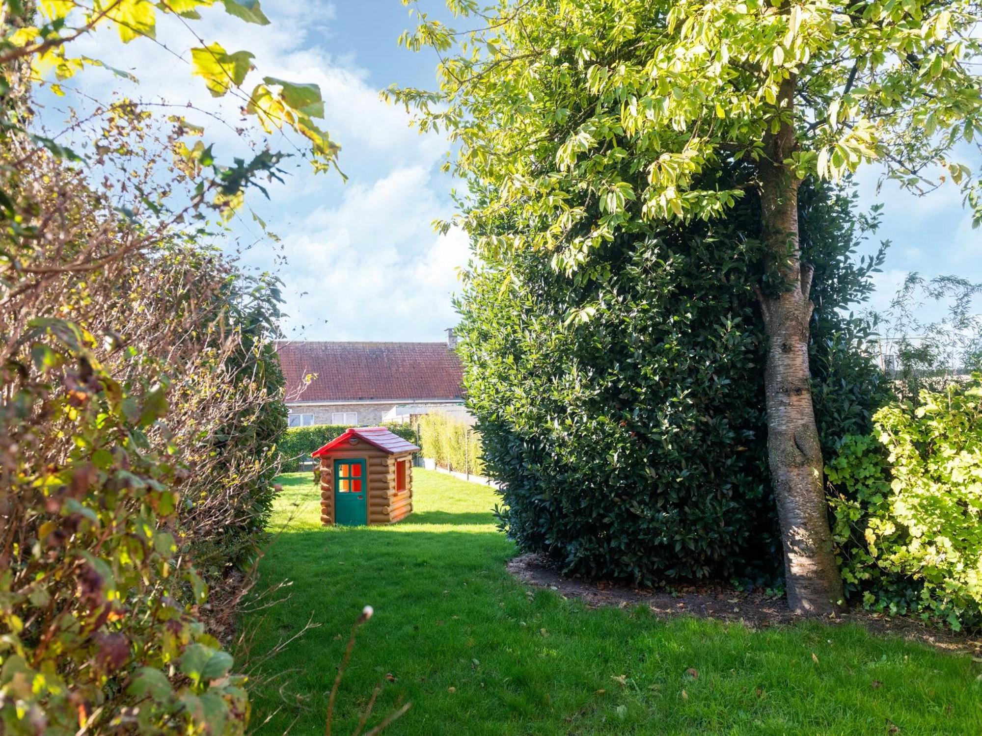 Spacious Holiday Home With Garden Nieuwpoort Εξωτερικό φωτογραφία